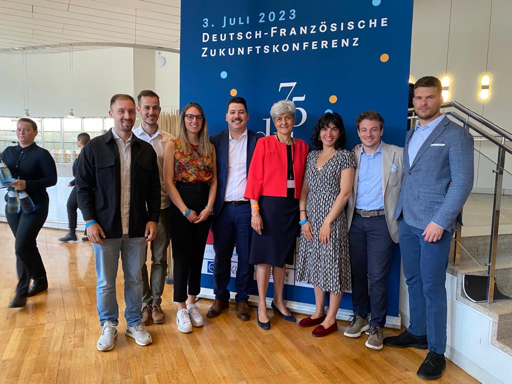 Il Presidente del dfi Sylvie Goulard con noi giovani